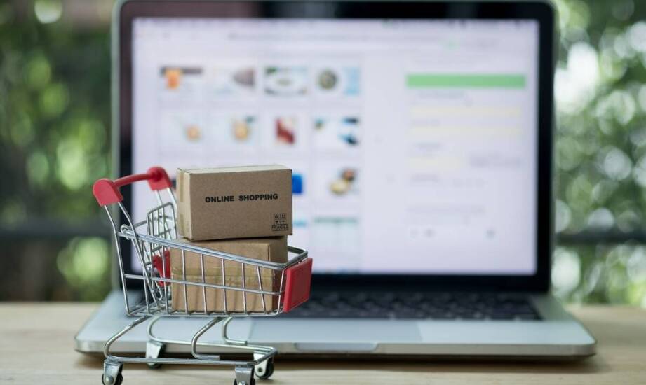 Dlaczego warto zwrócić uwagę na koszty dostawy podczas zakupów online?