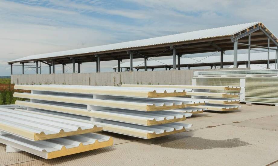 PCV płyty: odporność na zewnętrzne czynniki i ich praktyczne zastosowania