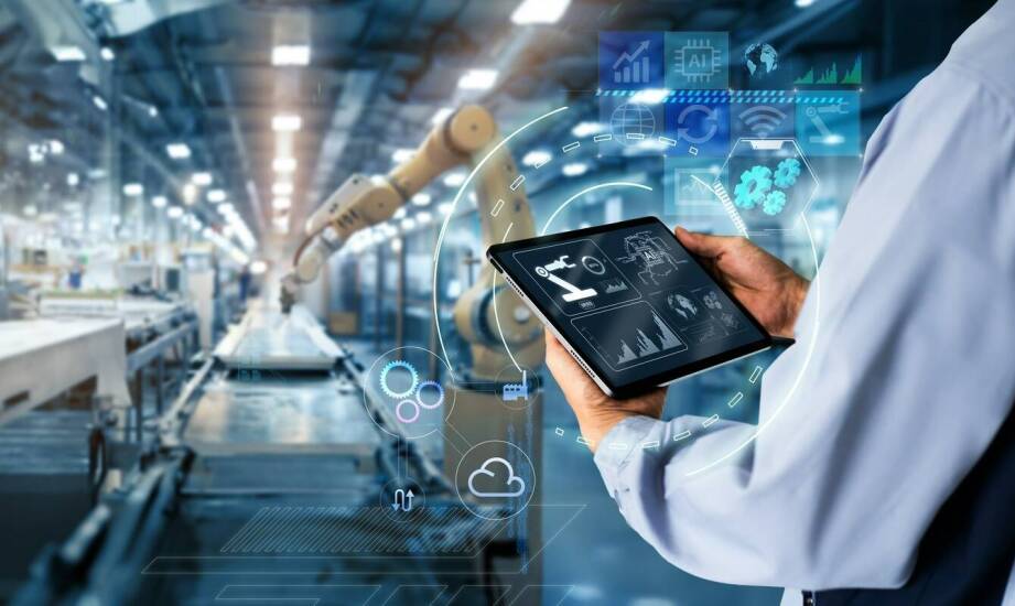 Zaawansowane technologie IT i ich wpływ na rozwój fabryk inteligentnych