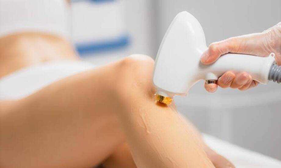 Zalety laserowej depilacji w porównaniu do tradycyjnych metod usuwania owłosienia