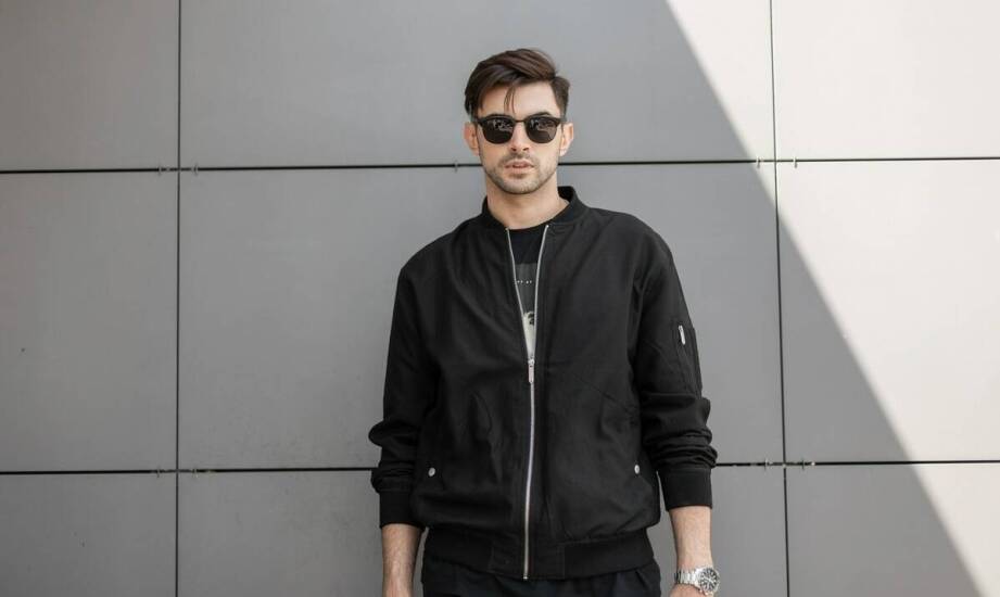 Streetwearowy styl w męskiej modzie – jak go osiągnąć za pomocą garniturów?