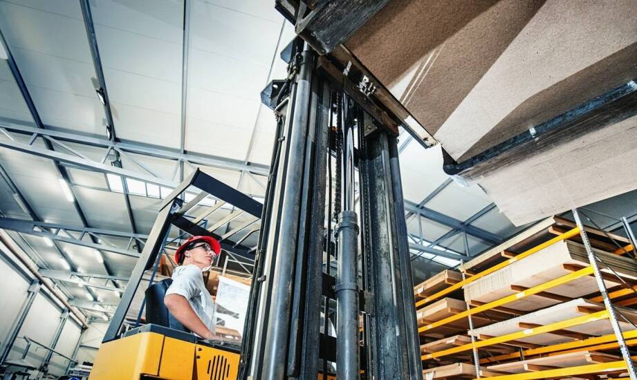 Elektryczny podnośnik towarowy jako element modernizacji zakładu produkcyjnego