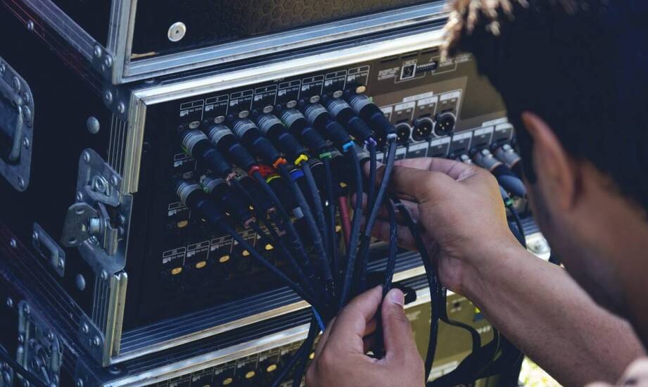 Skrzynia 189 l – jaką rolę odgrywa w efektywności pracy technicznych zespołów?