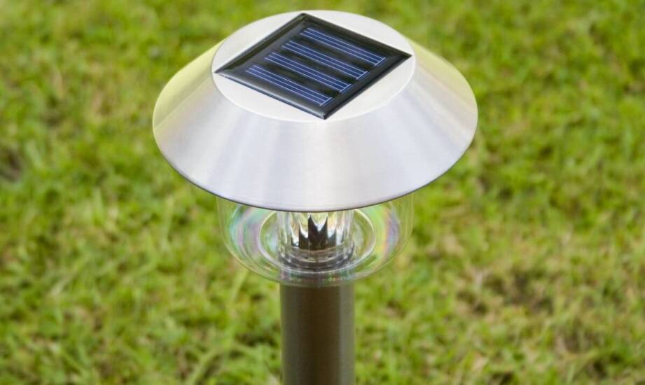 Jakie lampy zasilane energią słoneczną sprawdzą się na tarasie?