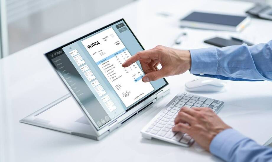 Jak wykorzystać program do obsługi adwokackiej kancelarii do zarządzania fakturami?