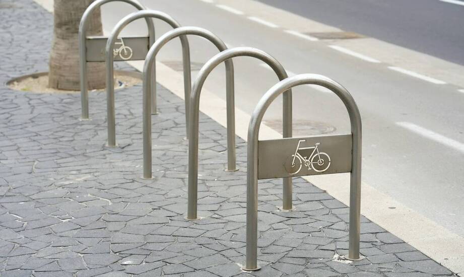 Metalowe stojaki jako element strategii zwiększania miejskiej mobilności