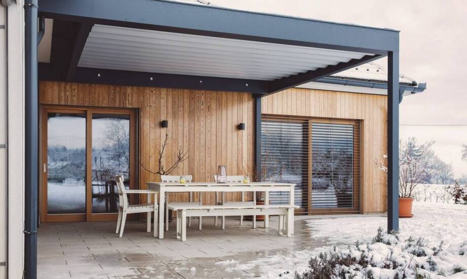 Plandeka na taras - jakie funkcje mogą mieć modele przeznaczone na chłodniejsze miesiące?