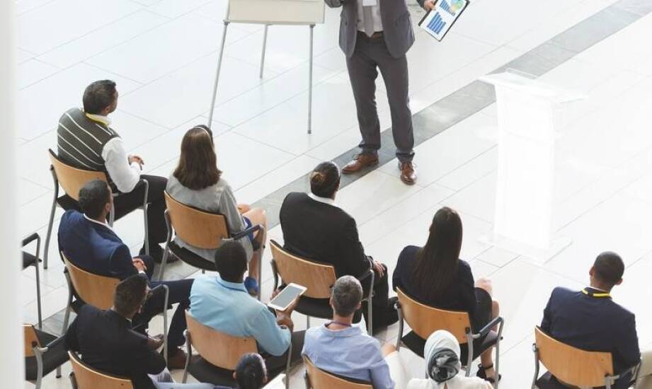 Współpraca z ekspertami podczas szkoleń: co warto wiedzieć?