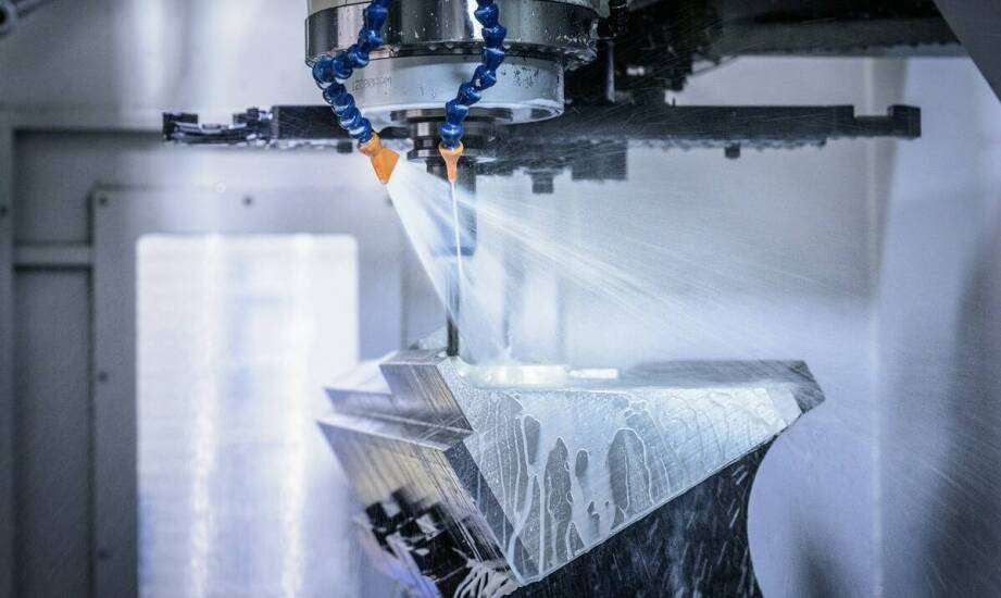 Jak nowe technologie wpływają na efektywność i jakość procesów CNC frezowania?