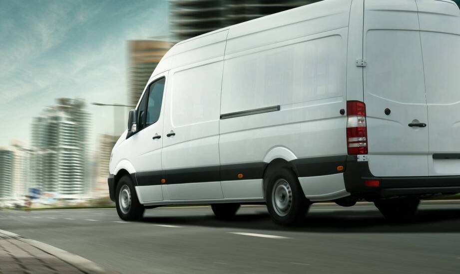 Dlaczego warto inwestować w kompaktowe dostawcze pojazdy dla swojej firmy?