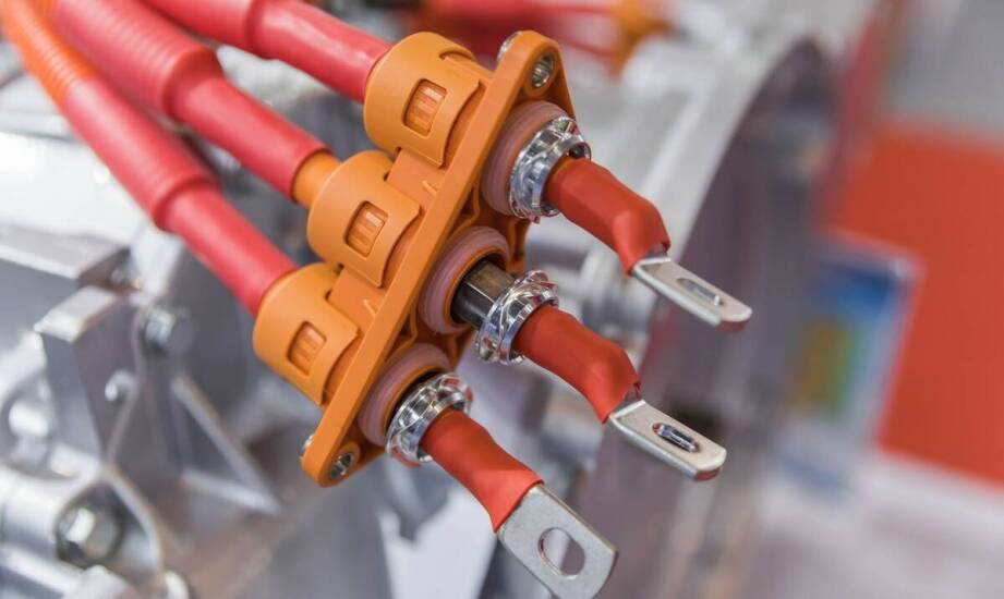 Znaczenie komponentów Huber Suhner dla efektywności energetycznej w transporcie