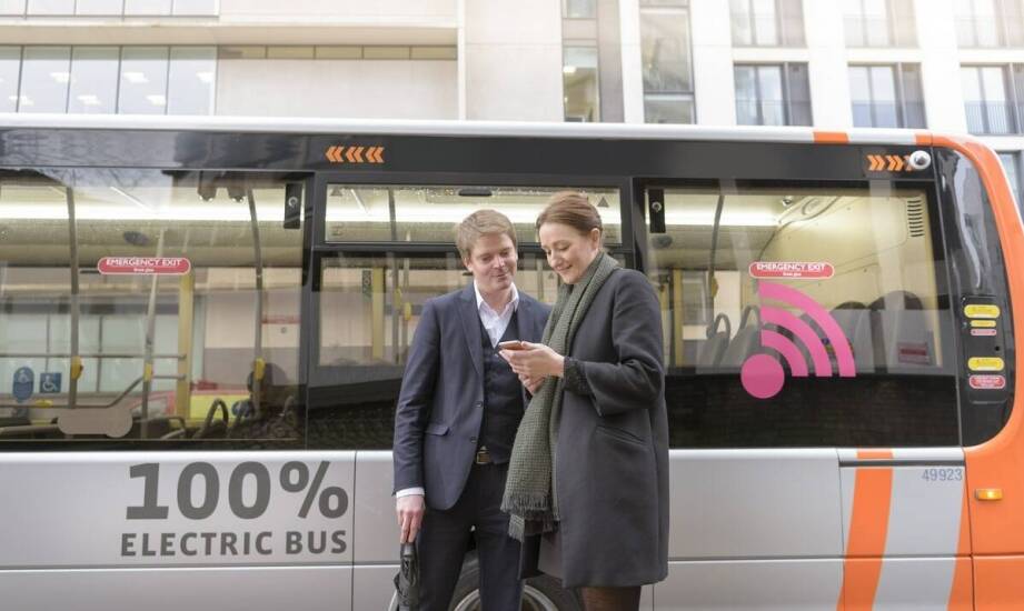 W jaki sposób elektryczne pojazdy z napędem zmieniają branżę transportową?