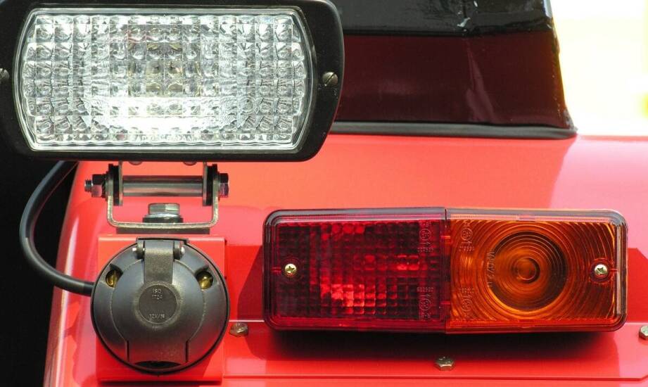 Dlaczego inwestycja w lampę Fristom FT 88 to dobry krok dla Twojej firmy?