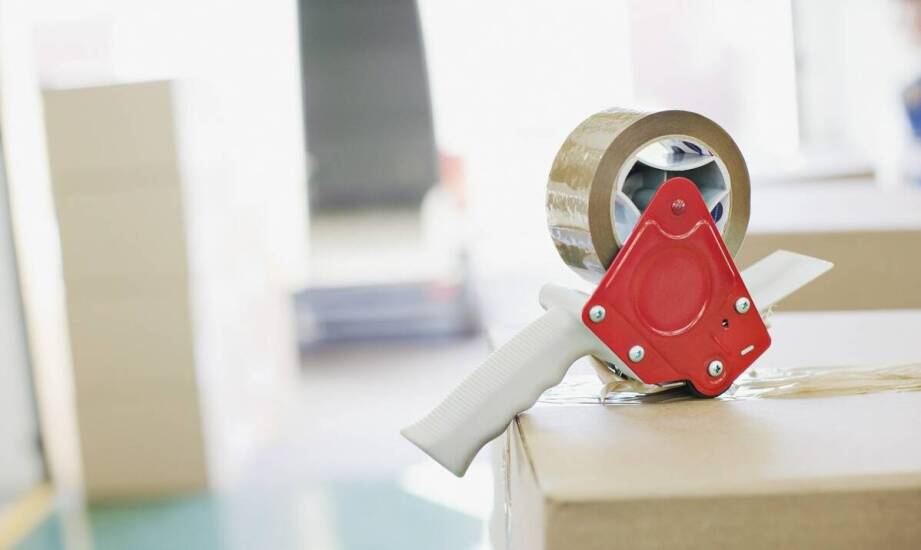 Jak dyspensery ułatwiają proces pakowania samoprzylepnymi taśmami?