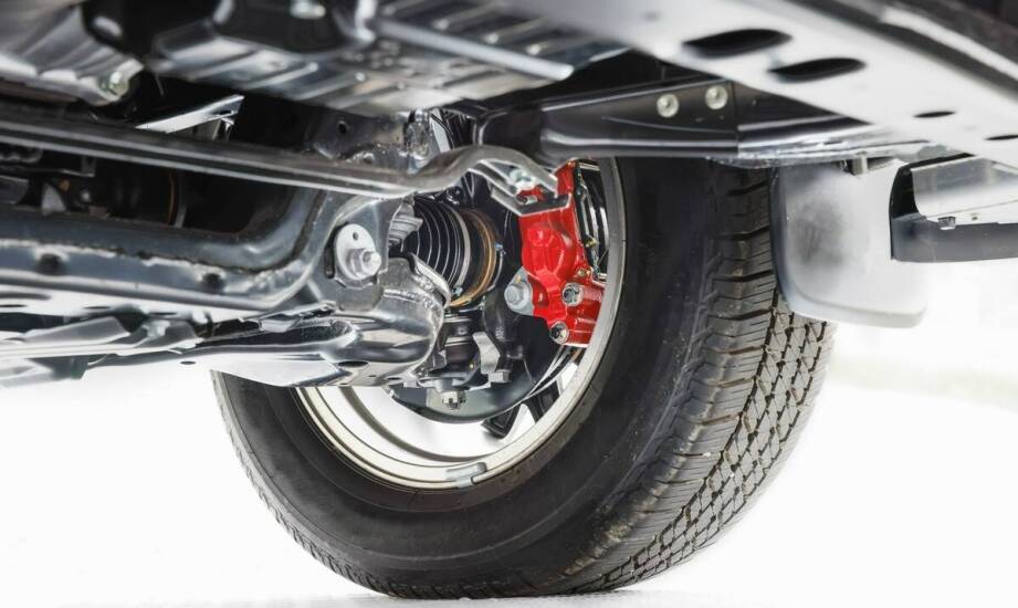 Jak stan układu hamulcowego wpływa na ogólne osiągi pojazdu?