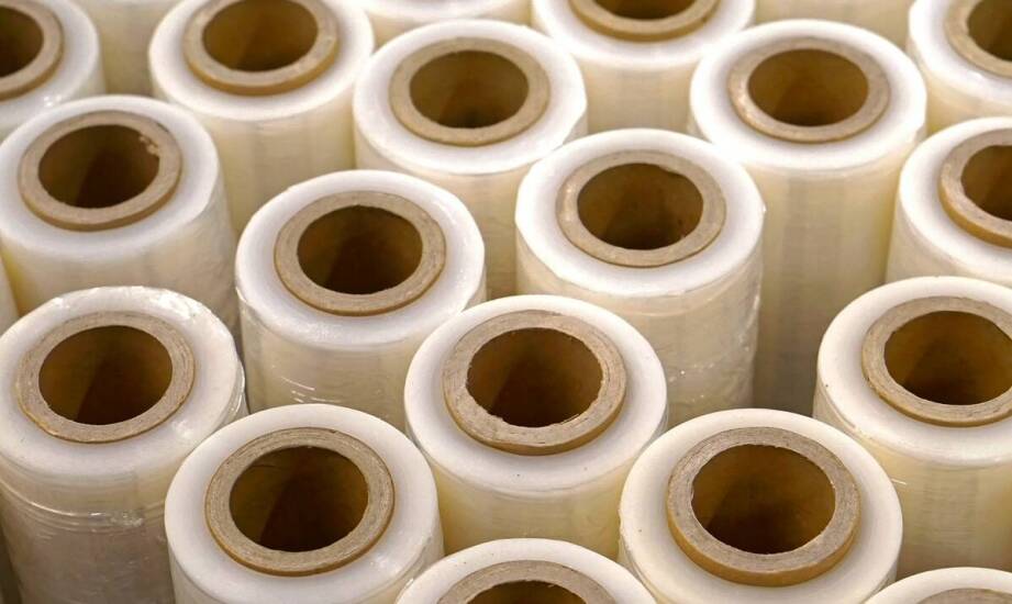 Jak termokurczliwe folie wspierają logistykę w przemyśle e-commerce?