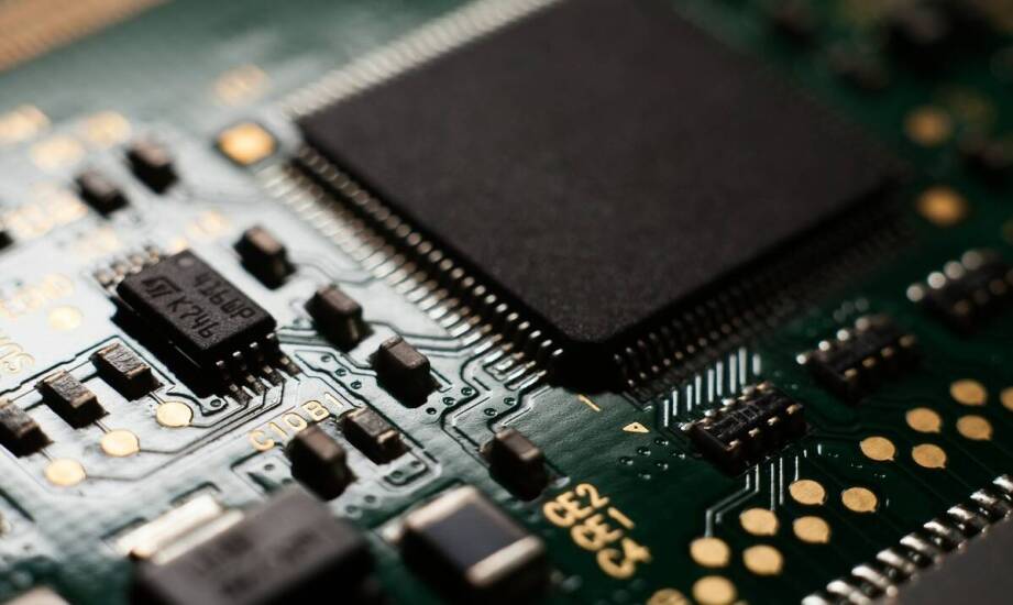 Sterownik silnika 12V w kontekście nowoczesnych technologii IoT.