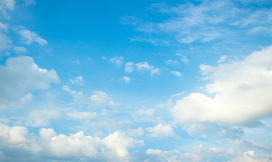 Cena a jakość: jak wybrać odpowiedni kurs dla skoczka spadochronowego?