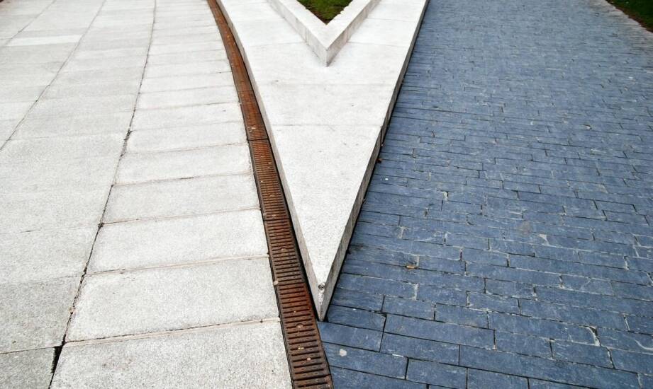 Wpływ pokrywowych płyt na efektywność systemów kanalizacyjnych