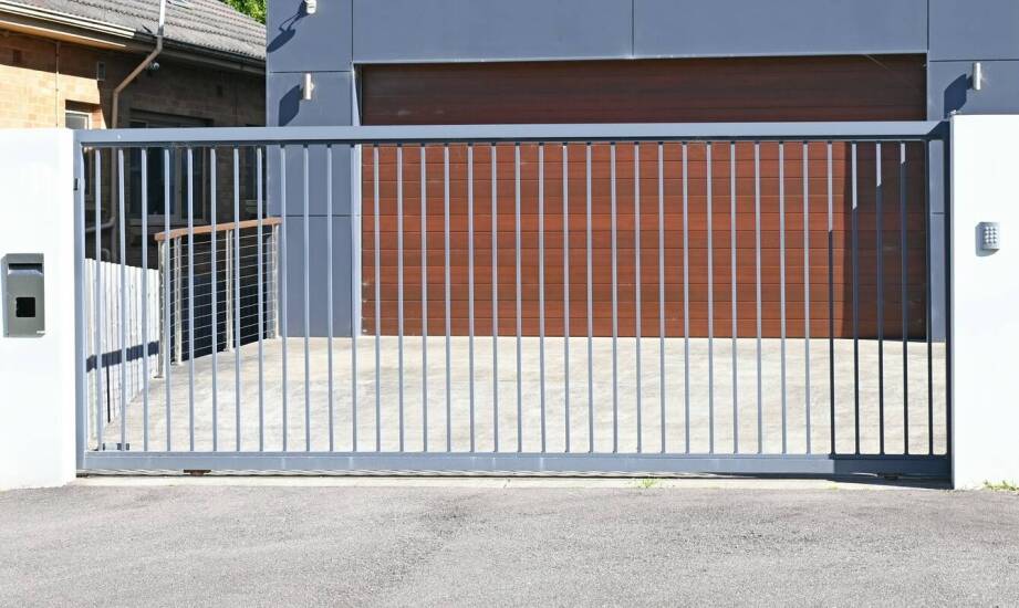 Zastosowanie automatyki w przesuwnych bramach – korzyści i możliwości