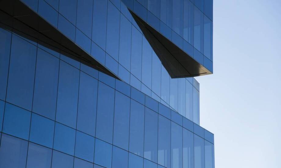 Projektowanie fasad a prawne wymagania i budowlane normy