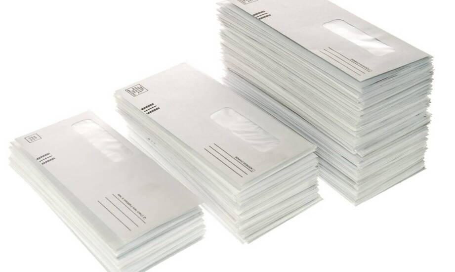 Jakie korzyści niesie ze sobą personalizacja biurowych kopert?