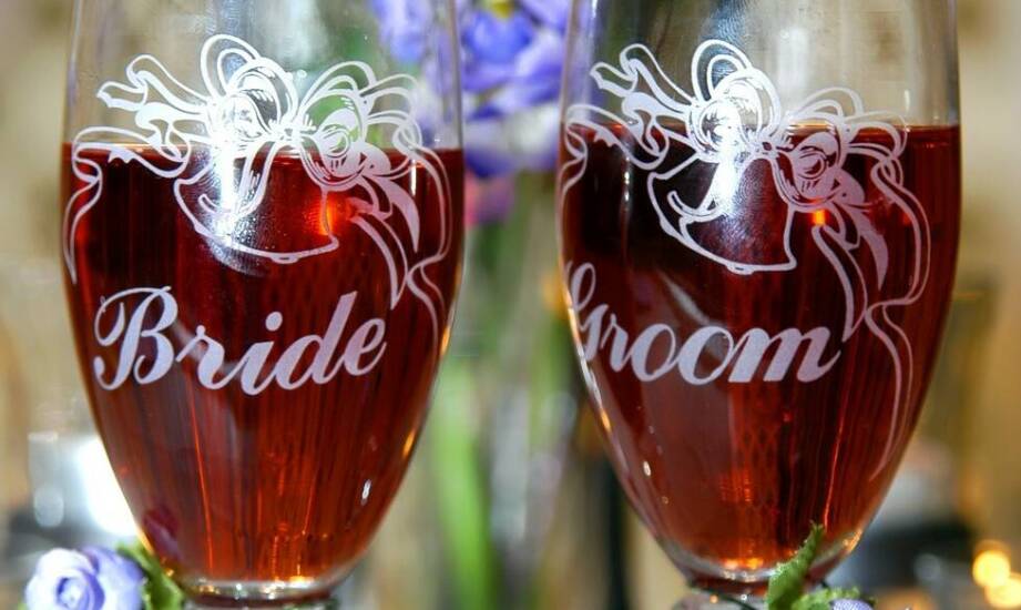 Subtelne wierszyki na weselną wódkę - dodatek do personalizowanych winietek