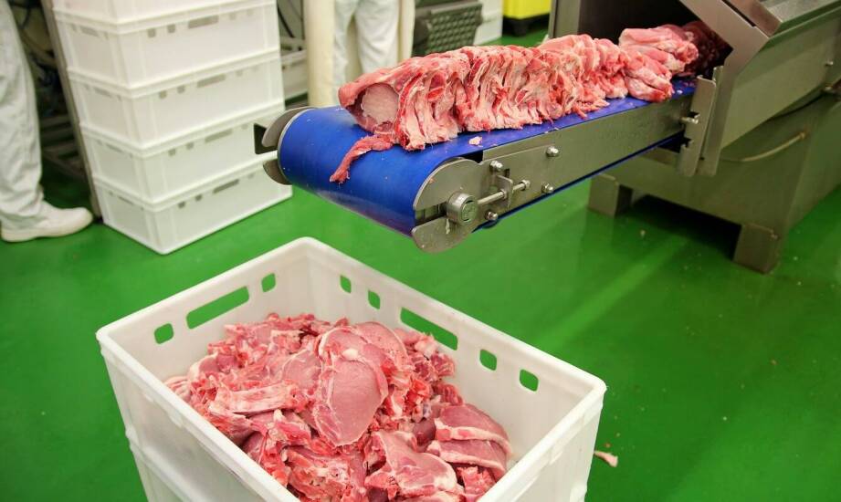 Jakie są korzyści ze współpracy z zakładem przetwórstwa mięsnego dla lokalnych rolników?