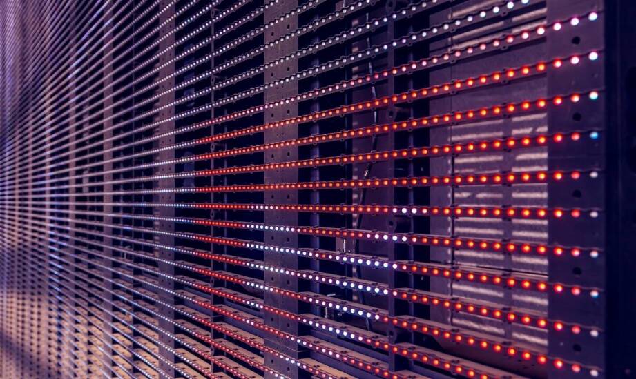 Jak dobrać diodowe ekrany do różnych zastosowań komercyjnych?