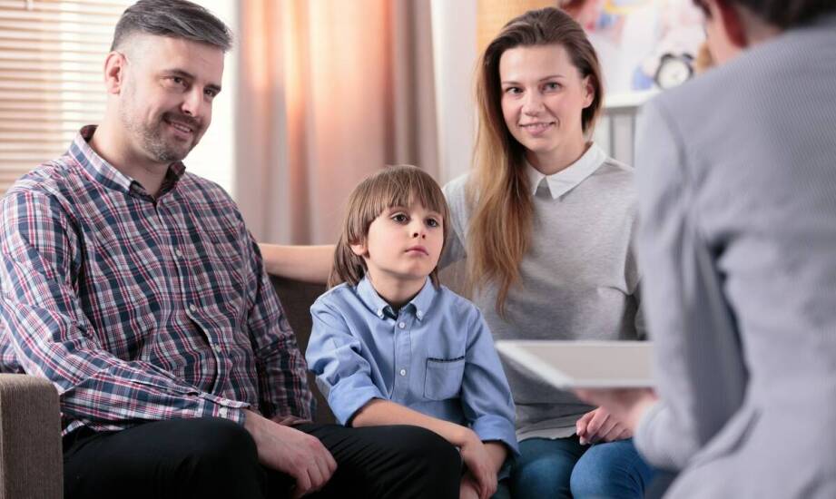 Rola psychoterapeuty w pracy nad rodzinnymi relacjami