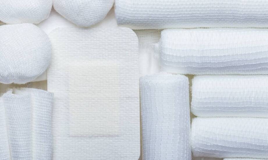 Jakie są najlepsze praktyki przy stosowaniu medycznych podkładów u dzieci z liszajem?