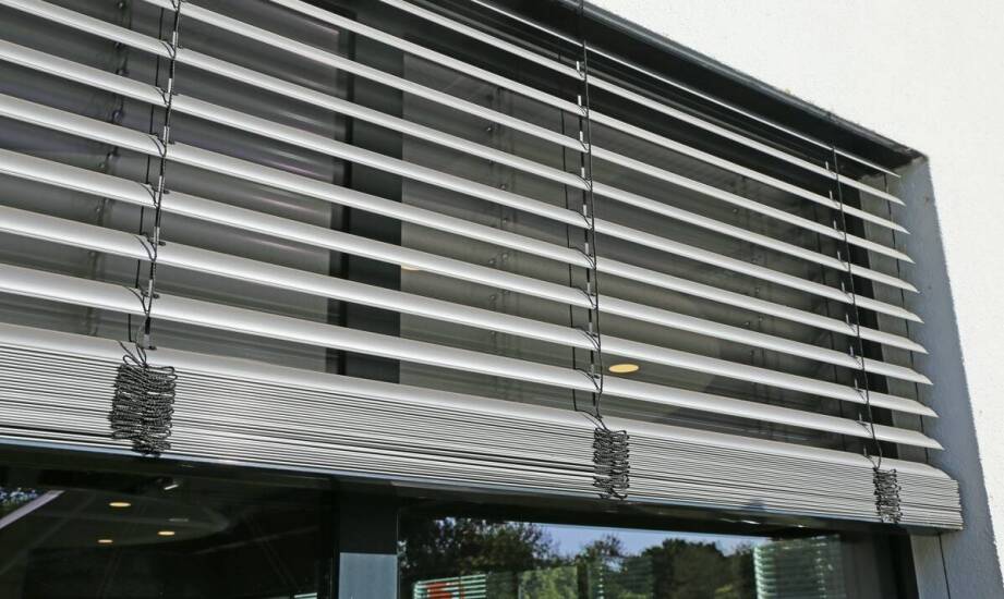 Dlaczego warto inwestować w automatyzację zewnętrznych osłon?