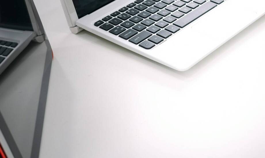 Porównanie modeli Asus Zenbook – który model najlepiej sprawdzi się w biurze?