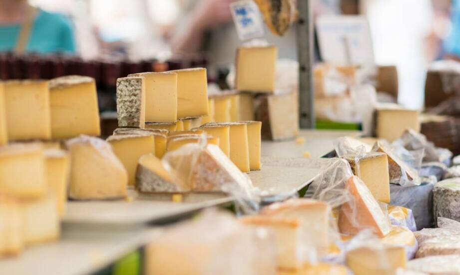 Jakie regionalne specjały znajdziesz na targu pod Gubałówką w Zakopanem?