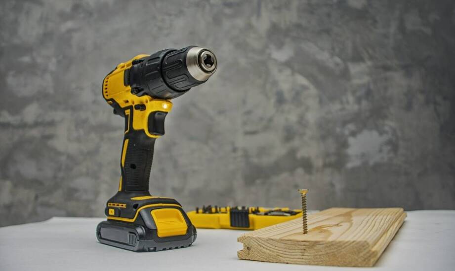 Kiedy najlepiej zarejestrować nowe narzędzie DeWalt?