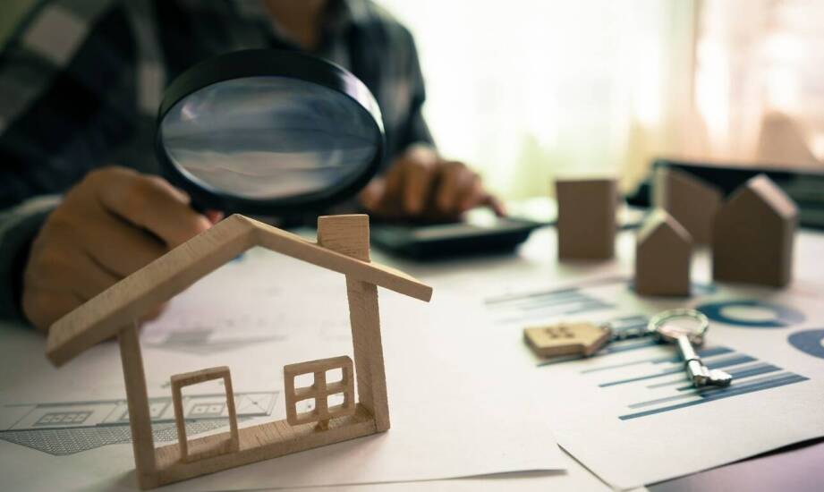 Jak rzeczoznawca budowlany uwzględnia prawny stan nieruchomości w procesie wyceny?