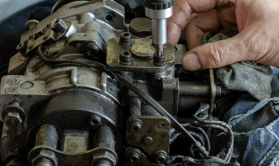 Jak profesjonalny serwis przeprowadza wymianę nastawnika pompy wtryskowej w 1.9 TDI?