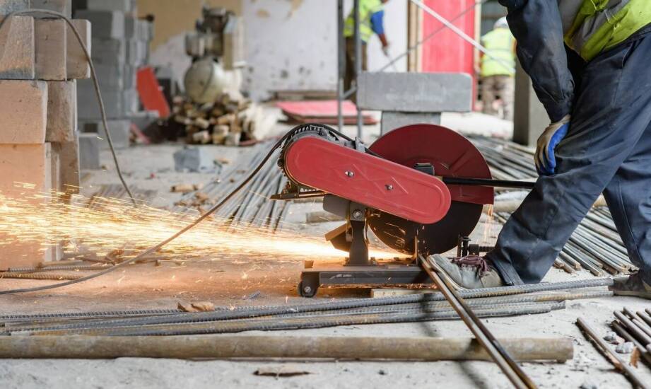 W jaki sposób piła Wacker wpływa na bezpieczeństwo na placu budowy?