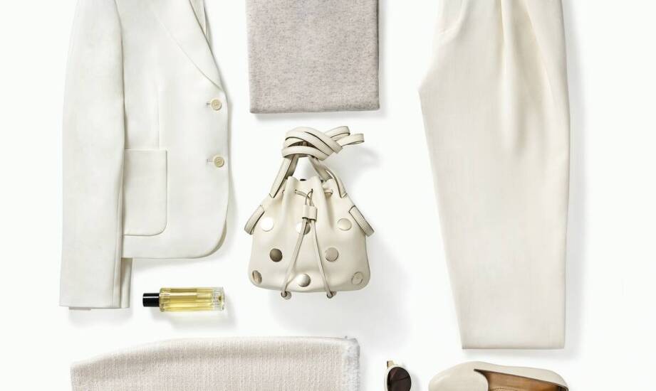 Białe spodnie jako podstawa garderoby kapsułowej