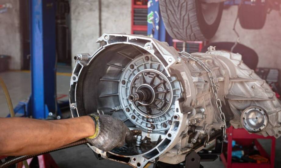 Jak dbać o automatyczną skrzynię biegów, aby uniknąć kosztownych napraw?
