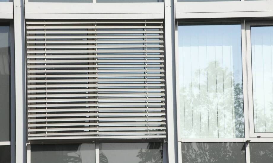 Nowoczesne fasadowe żaluzje – funkcjonalność i design w jednym