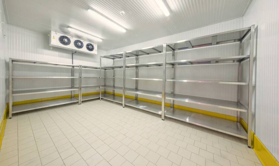Jak chłodnicze komory na wymiar wspierają przechowywanie farmaceutyczne