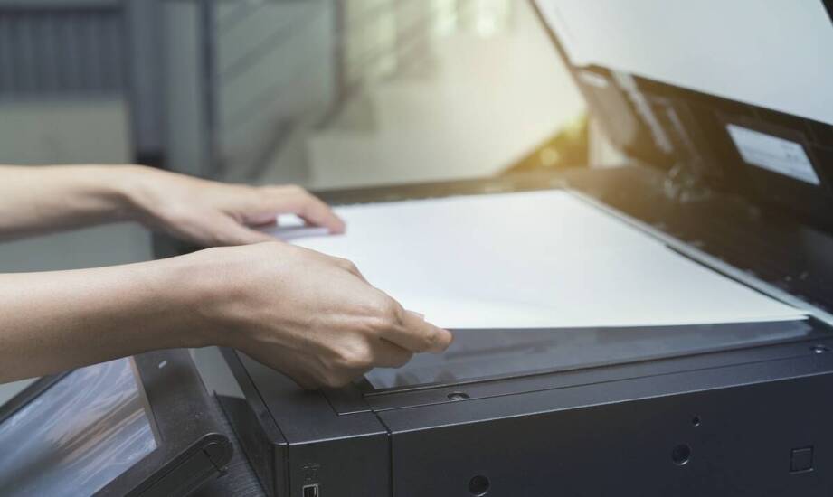 Jakie korzyści oferuje skanowanie zdjęć w kontekście ich restauracji?