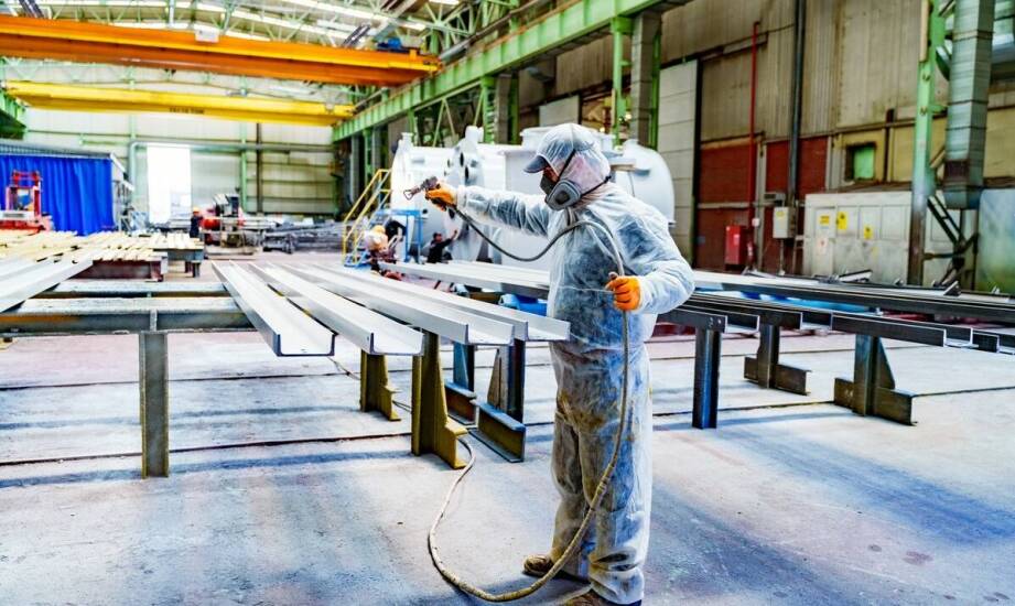 Antykorozyjne zabezpieczenia jako nieodłączny element trwałości stalowych hal.