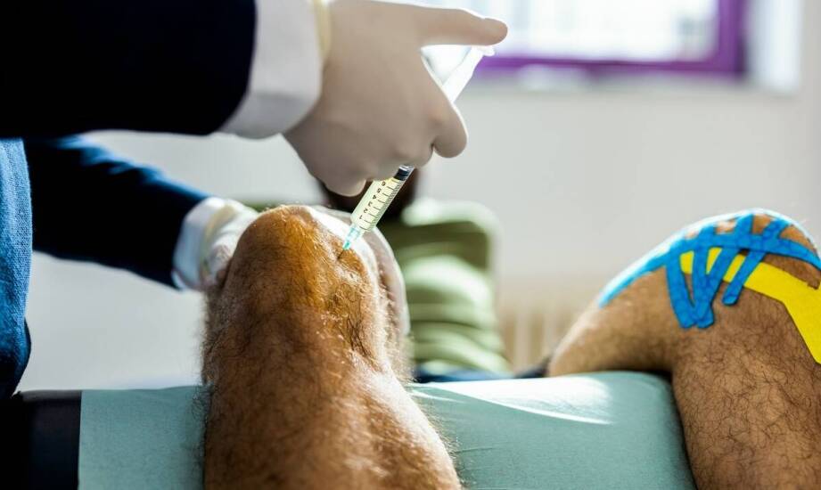 Jak skutecznie leczyć uraz kolana przy zastosowaniu technik biologicznych?