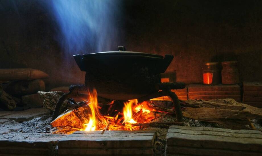 Porównanie różnych typów myśliwskich kociołków – który wybrać?