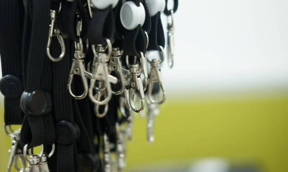 Jakie są najczęściej wybierane style smyczy z logo dla firm?