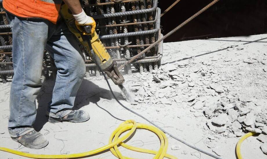 Nożyce do koparki w praktyce – przykłady zastosowań na placu budowy