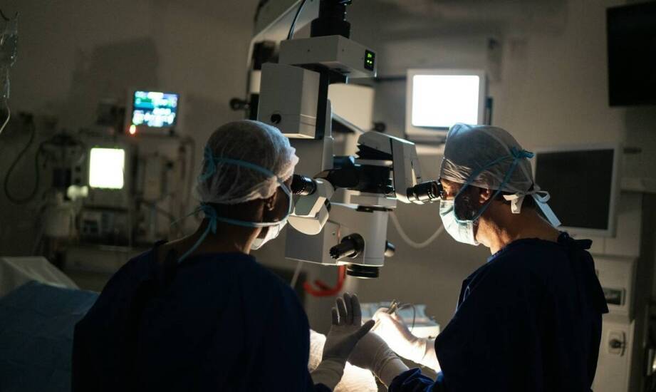 Jakie są różnice między tradycyjną a nowoczesną plastyką chirurgiczną?