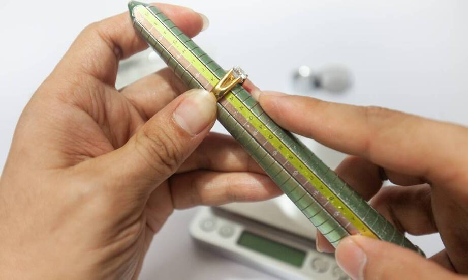 Kiedy warto skorzystać z indywidualnego doradztwa przy wyborze rozmiaru pierścionka?